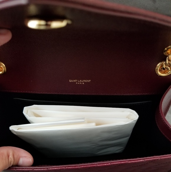 💥SOLD💥NWT YSL Medium Calfskin Shoulder Bag - Picture 4 of 8